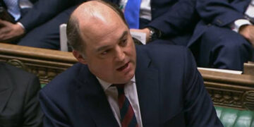 Ukraine needs younger soldiers – former UK defense chief