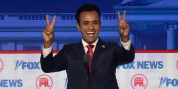 US presidential hopeful says car rammed by protesters