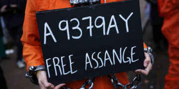 Assange to become honorary citizen of major EU capital – officials