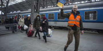 Ukraine planning punishment for draft dodgers who fled abroad – minister