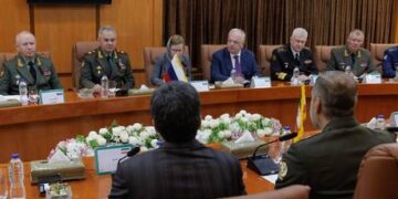 Russian defense chief inspects military training grounds (VIDEO)