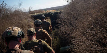17 Ukrainian soldiers surrender to Russian fighters (VIDEO)