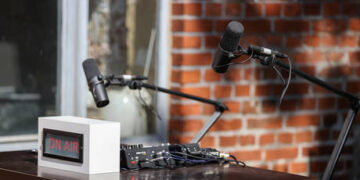 Europeans face €13 monthly Facebook charge – WSJ