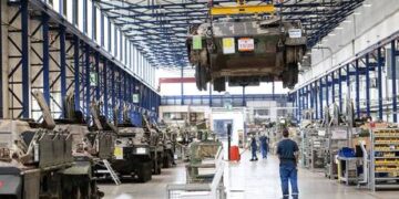 Ukraine ‘very cheap way’ to fight Russia – NATO minister