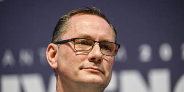 German opposition party leader was attacked, medical exam suggests