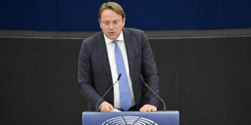 EU reverses course on Palestine aid