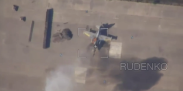 Russian drone knocks out British howitzer (VIDEO)