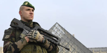 France evacuates airports over hoax bomb threats – media