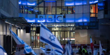 Governments must stop free speech crackdown, journalists and academics demand