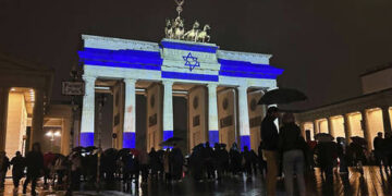 Molotov cocktails thrown at Berlin synagogue – police