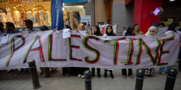 Israeli panelist targets Indian news host over ‘pro-Palestine’ garment