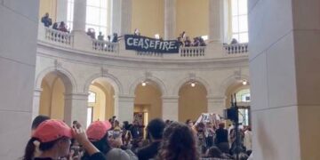 Thousands of pro-Palestinian demonstrators hit streets of London (VIDEO)