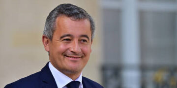 Paris police shoot woman who ‘threatened to blow herself up on train’