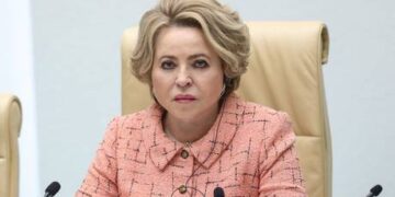 Russian officials facing ban on using Apple – media