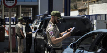 EU parliament asks member states not to seize Russian cars