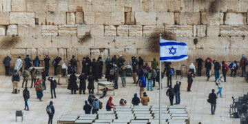 Iran calls for oil and food embargo on Israel