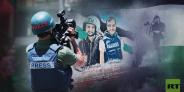 Israeli police smash journalist’s camera (VIDEO)