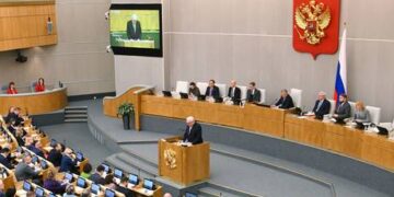 Russian court extends detention of WSJ reporter