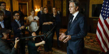 WHO loses contact with Gaza’s largest hospital