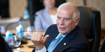 Scholz says he is ready to talk with Putin