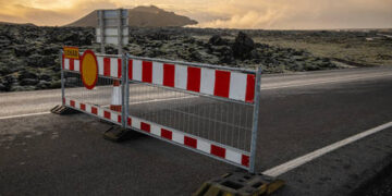 Iceland volcanic eruption looms as tremors rip open roads