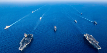 US spy plane crash-lands off Hawaii coast