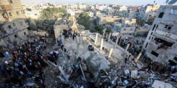 Israel launches raid on Gaza’s largest hospital