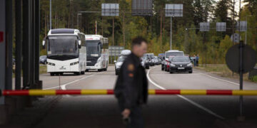 EU state gasses people at Russian border – media