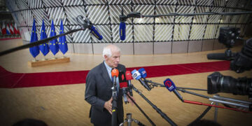 Zelensky’s top aide criticizes slow delivery of Western arms