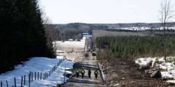 NATO state threatens to close entire eastern border