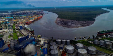 Shell faces trial over Nigeria oil spills