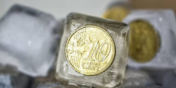 Swiss banks charging Russians for frozen accounts