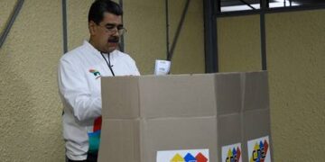 Venezuela adds disputed oil-rich region to its map