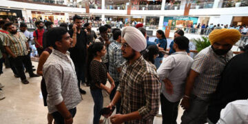 Apple changes user data policy amid spy warning