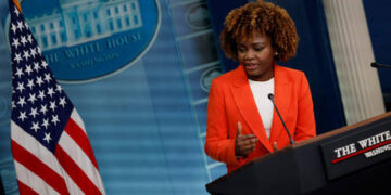 US lawmakers pass $886 billion defense bill with Ukraine aid