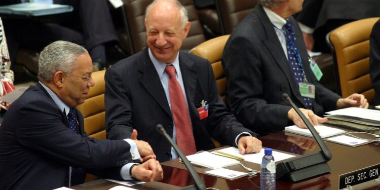 Ex-NATO deputy chief warns against Ukrainian membership