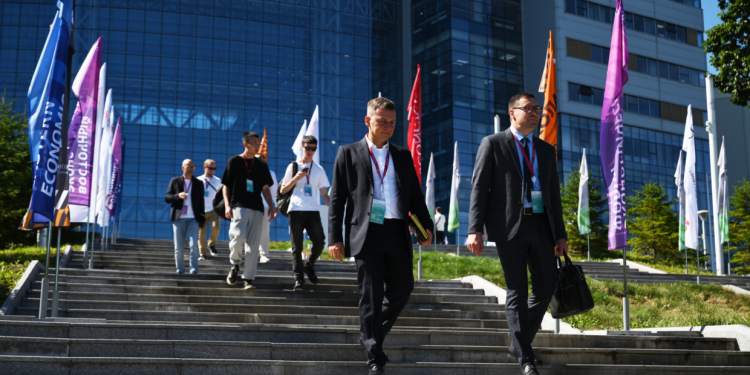 Eastern Economic Forum kicks off in Vladivostok