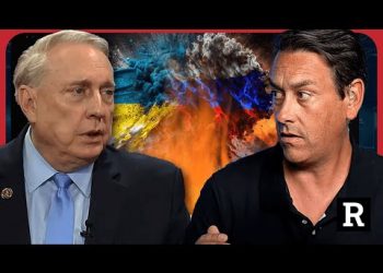 “Putin is preparing a MASSIVE invasion to end this war” Col. Douglas MacGregor | Redacted News