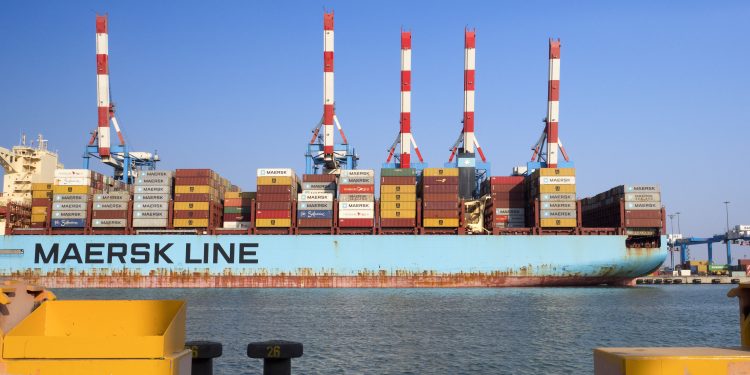 U.S. Defied Spanish Embargo on Arms Bound of Israel by Making Enforcement More Difficult