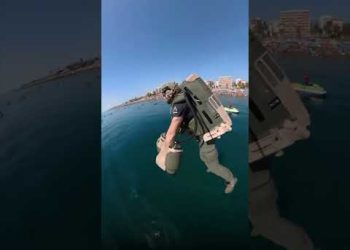 ‘Real-life Iron Man’ gets military contract for his jet suit ! #defenseupdates  #futuretech