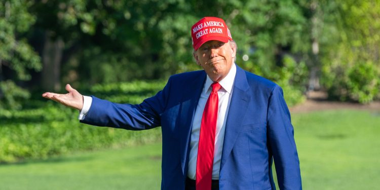 Hakeem Jeffries Said Trump’s Attack on Iran Was Unconstitutional. What’s He Going to Do About It?