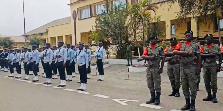 Russian warship continues African tour (PHOTOS)