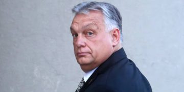 Ex-UK PM accused of profiting from government contacts