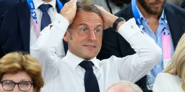 France names new government after budget fiasco