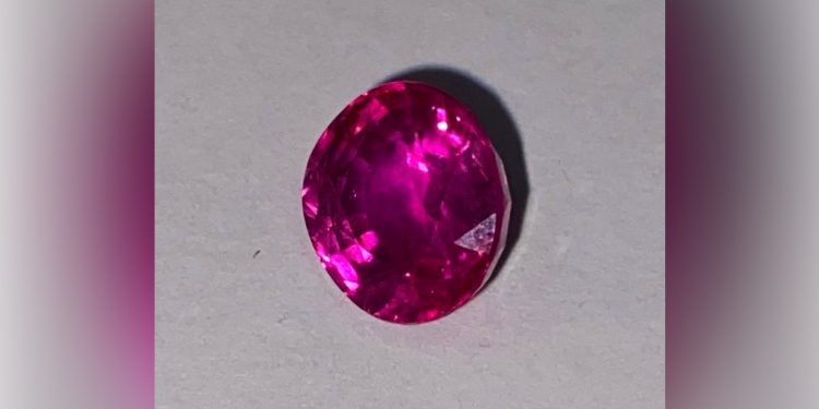 Two gemstone smugglers nabbed in Moscow airport on same day – customs (PHOTOS)