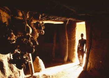 Nigerian national football team coach accuses opponents of ‘voodoo’ (VIDEO)