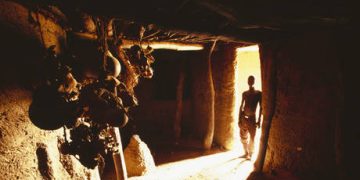 Nigerian national football team coach accuses opponents of ‘voodoo’ (VIDEO)