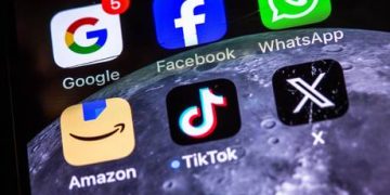 Google sued for using AI to snoop on users