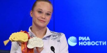 93-year-old claims weightlifting title in Russia (VIDEO)