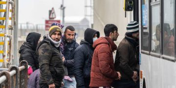 UK could seize asylum seekers’ valuables – minister
